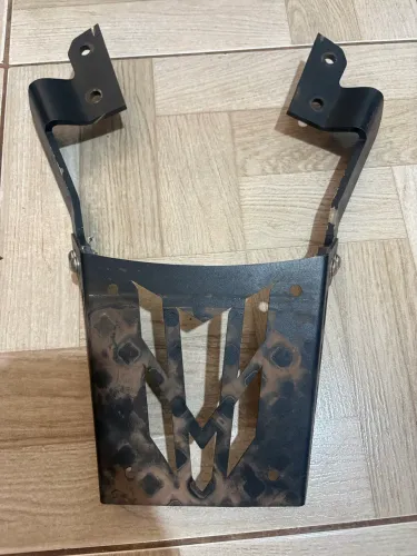 Vendo suporte para instalação de baú na Yamaha MT-03.