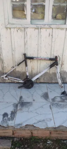 Vendo quadro de bike Houston aro 26