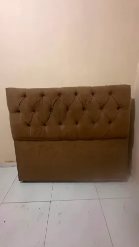 Cabeceira para vender logo