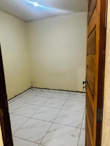 Aluga-se apartamento