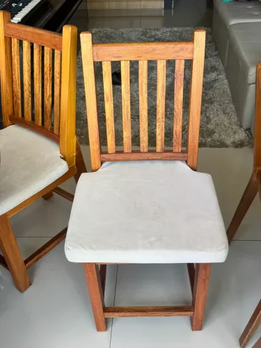 Mesa madeira com 6 cadeiras