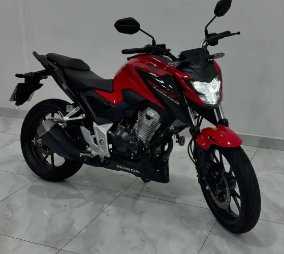 Honda CB300F 2024