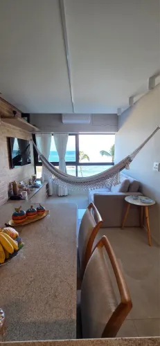 Apartamento Beira-Mar Mobiliado com Vista Espetacular para o Mar - Pronto para Morar!