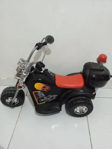 Moto elétrica infantil