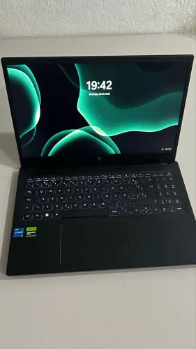 Nitro V15 RTX 4050