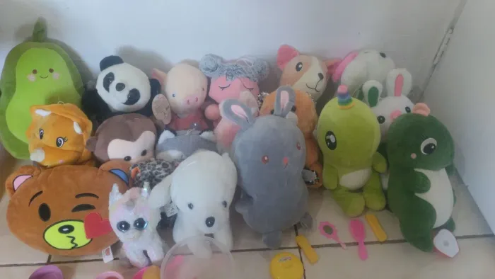 Lote de 20 ursos de pelúcia 
