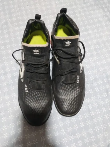 Chuteira Society Umbro Astro 42
