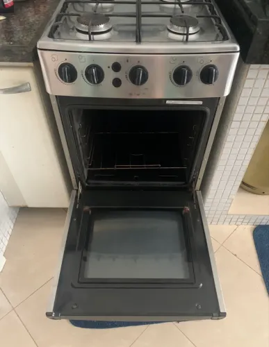 Fogão 4 bocas. Boch inox