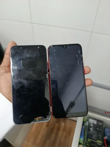 Dois celulares funcionando por 150 reais