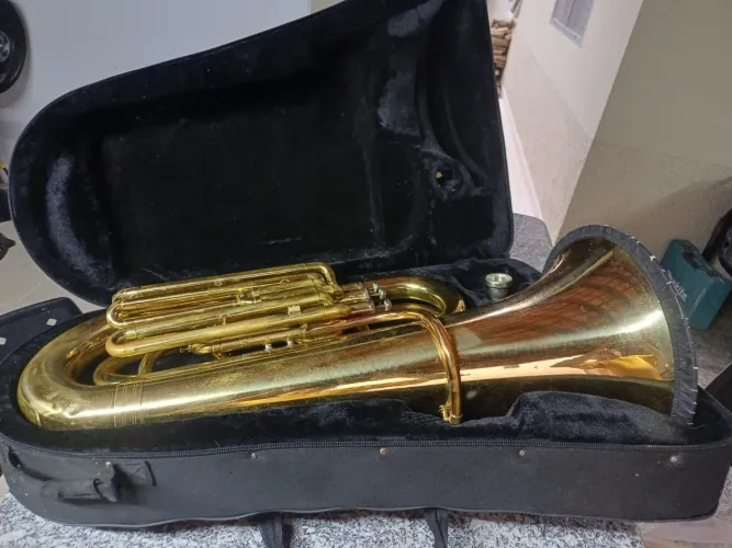 Tuba BM 3/4 Laqueada 3 pistos Sib Usada