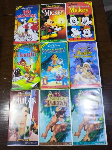 Lote de fitas VHS da Disney com encarte  (9 unid ) Tarzan / mickey/ Pocahontas/Mulan/Aladi