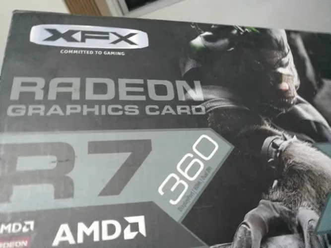 Placa de Video Radeon R7 360 XFX