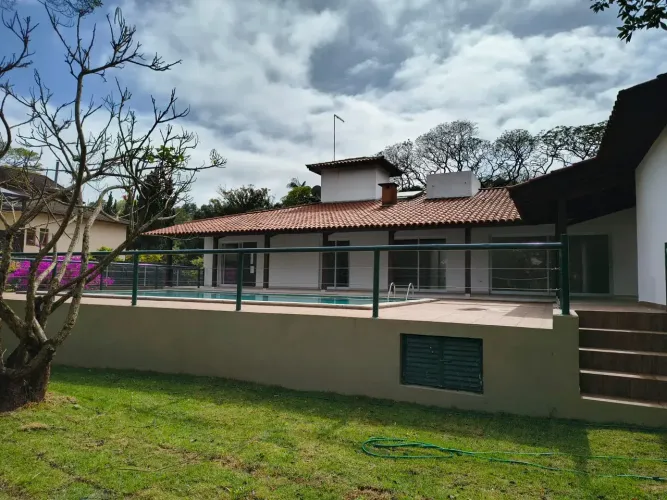 Casa Cond. Bosque do Vianna na Granja Viana
