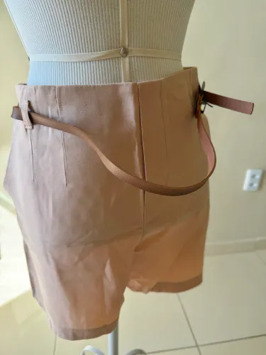 Short com cinto