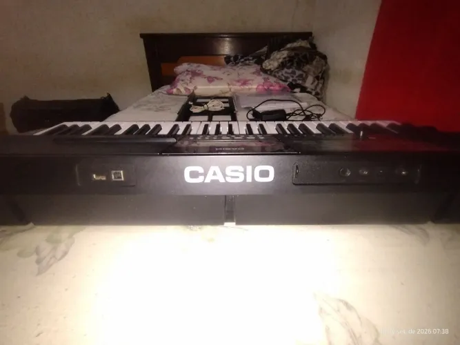Piano Casio CT-X800