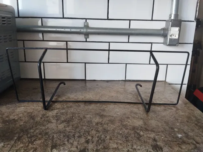 Suporte para plantas (jardineira) de parede em metal