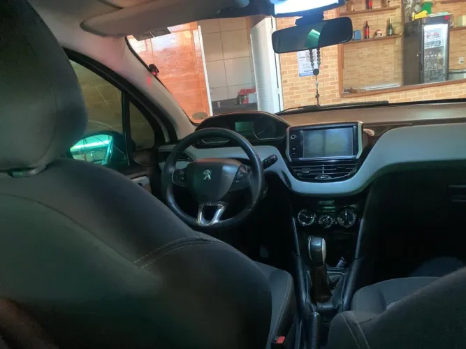 Peugeot 208 Allure 1.5 Flex 8V 5P 2014