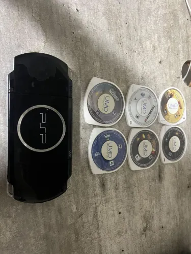 Vendo Sony PSP-3000, preto (Piano Black), da linha Slim & Lite