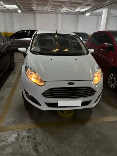 Ford Fiesta 1.6 16V Flex Aut. 5P 2015
