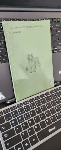 Livro de Poesias "Testamento; Memorial: Vida."