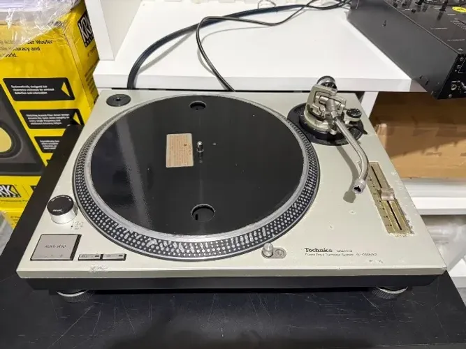Toca Disco Technics SL1200MK2