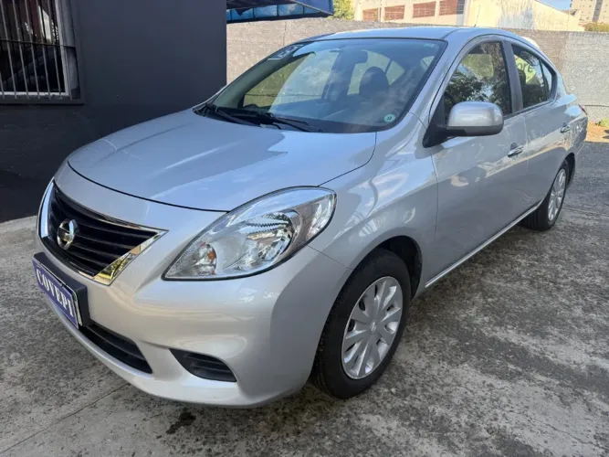 Nissan Versa S 1.6 16V Flex Fuel 4P Mec. 2013