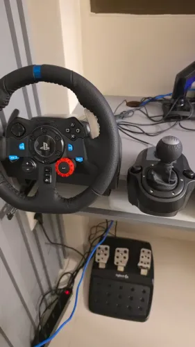 Volante logitech G29 + Câmbio (Menos de 1 mês de uso)