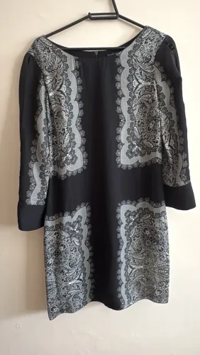Vestido preto curto