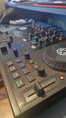 Controladora Traktor S2 MK1