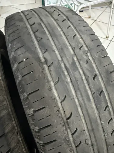 2 Pneus 215/60R17 Goodyear 