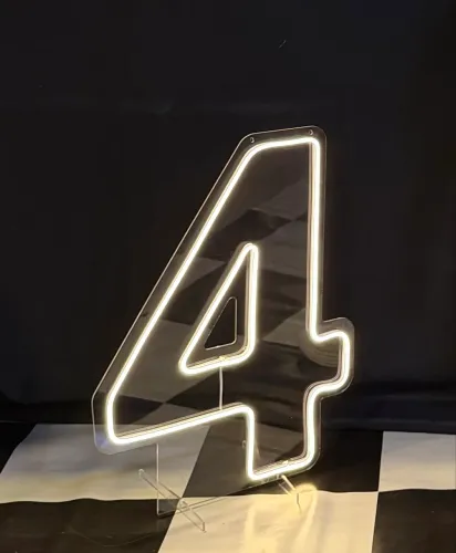 Número 4 em Led