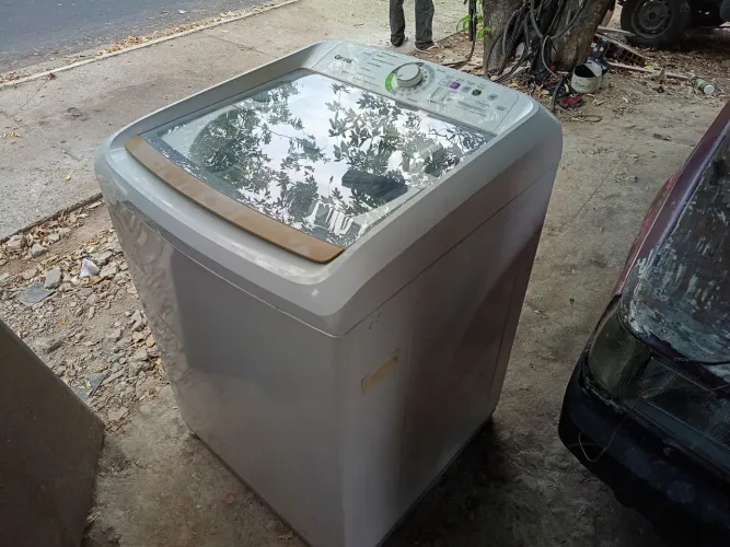 Máquina de lavar roupa semi nova 15 kilos 220 volts