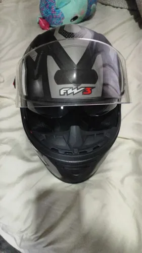 Vendo capacete novo
