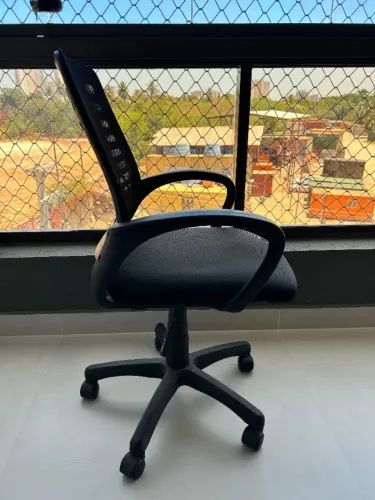 Cadeira de Escritório Ergonômica Mesh Giratória