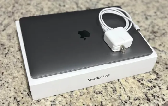 Macbook Air 13? i3 1.1GHz 8GB 256GB Silver A2179 Excelente condições Acompanha caixa e ca