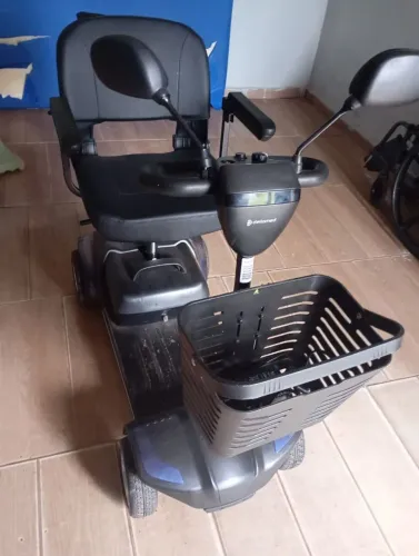 Cadeira de rodas elétrica