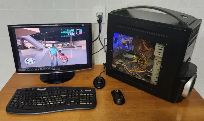 PC Retrô - Intel Core 2 Quad Q8400 - 4GB DDR3 - 1TB HDD 3.5" - GMA X4500 - Ler descrição