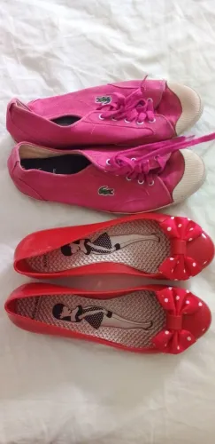 Lote de roupas calçados e brinquedos
