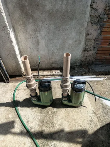 Bomba submersa ate 25 metros