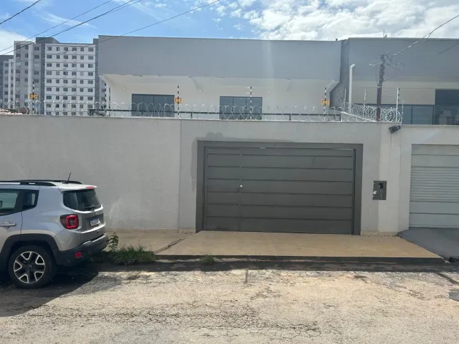 Sobrado à venda no Celina Park | 386 m² de Área Privativa | Próximo à av. Milao e ao Shopp