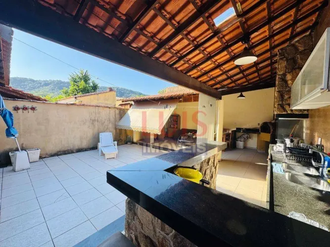 Excelente Casa a 1 Quadra da Avenida Central com 1 dormitório à venda, 125 m² por R$ 550.0