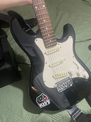 GUITARRA STRATOCASTER STRINBERG
