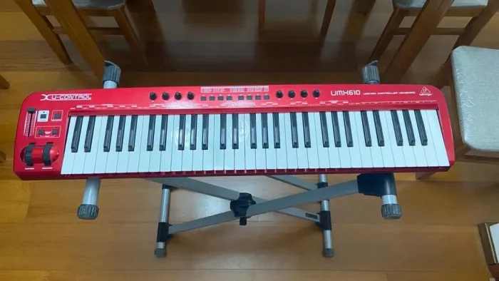 Controlador Behringer UMX 610