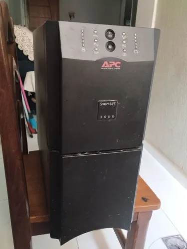 NOBREAK APC SUA3000I SMART-UPS 3,0 KVA (3000VA) 230V