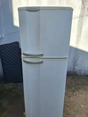 Geladeira electrolux frost free!! Com frete grátis