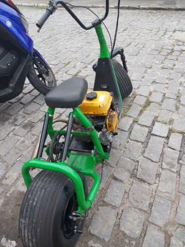 Scooter adaptada com motor 4 tempos 220 ciindrada
