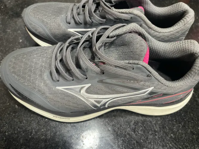 Tênis Mizuno Wave SOFTIERFOAM n. 35