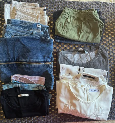 Lote de roupa feminino
