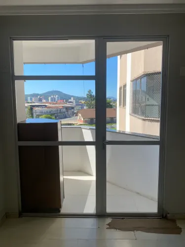 Porta de Vidro com perfil alumínio 