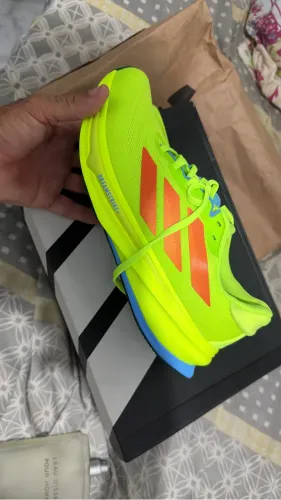Tênis adidas 